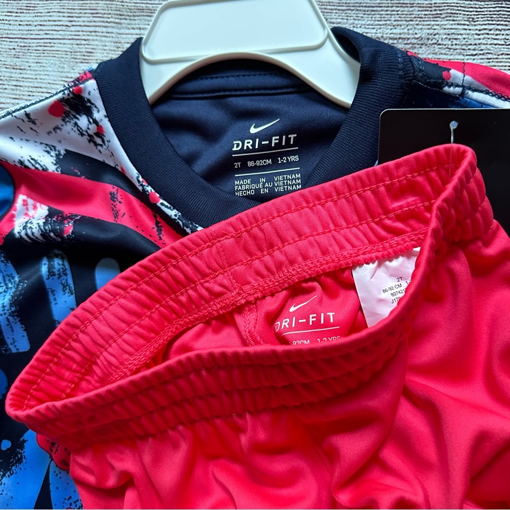 Nike Dri-Fit 2 Piece T-Shirt & Shot Set NEW - Picture 4 of 6